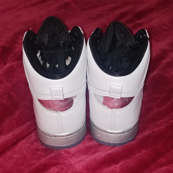 Nike Dunk High SE Streetwear/Lifestyle Shoes Size 9.5 Men/11 Women - Picture 5 of 10